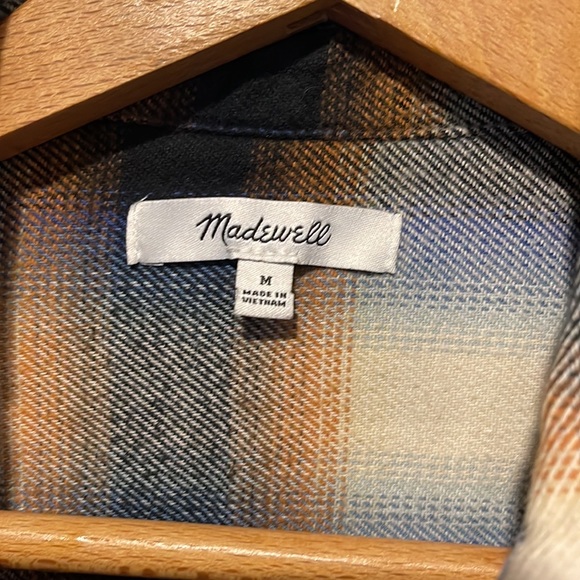Madewell, M, 100% cotton flannel, relaxed cut, navy plaid, gently used. EUC - Picture 2 of 12